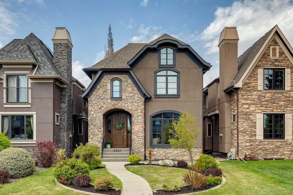 5-bed Detached for sale at 2228 Broadview Road NW, Calgary