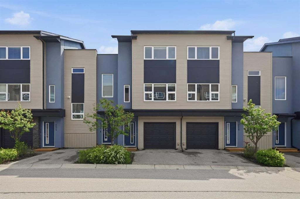 2-bed Townhouse for sale at 220 Covecreek Circle NE, Calgary