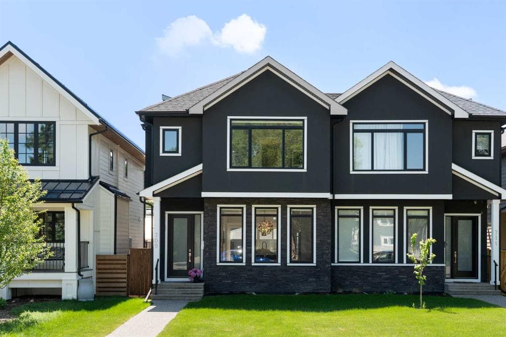4-bed Semi-detached for sale at 709 23 Avenue NW, Calgary