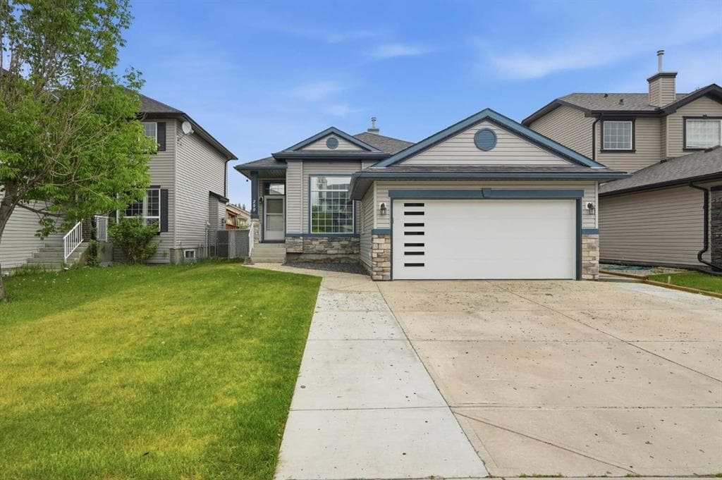 3-bed Detached for sale at 209 Oakmere Close, Chestermere