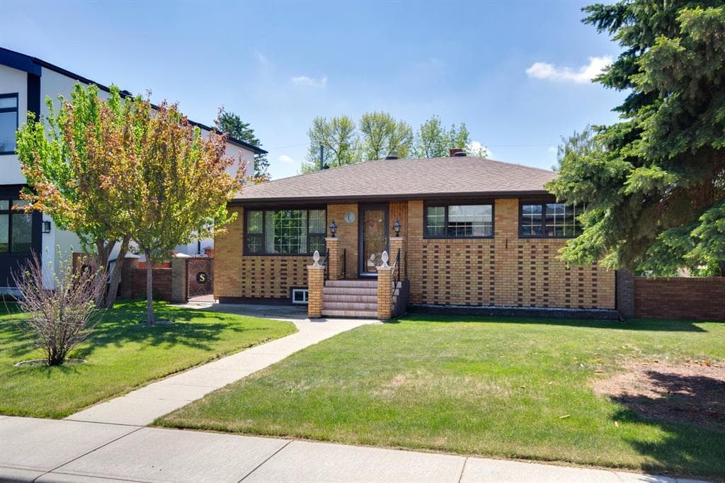 4-bed Detached for sale at 47 Montrose Crescent NE, Calgary
