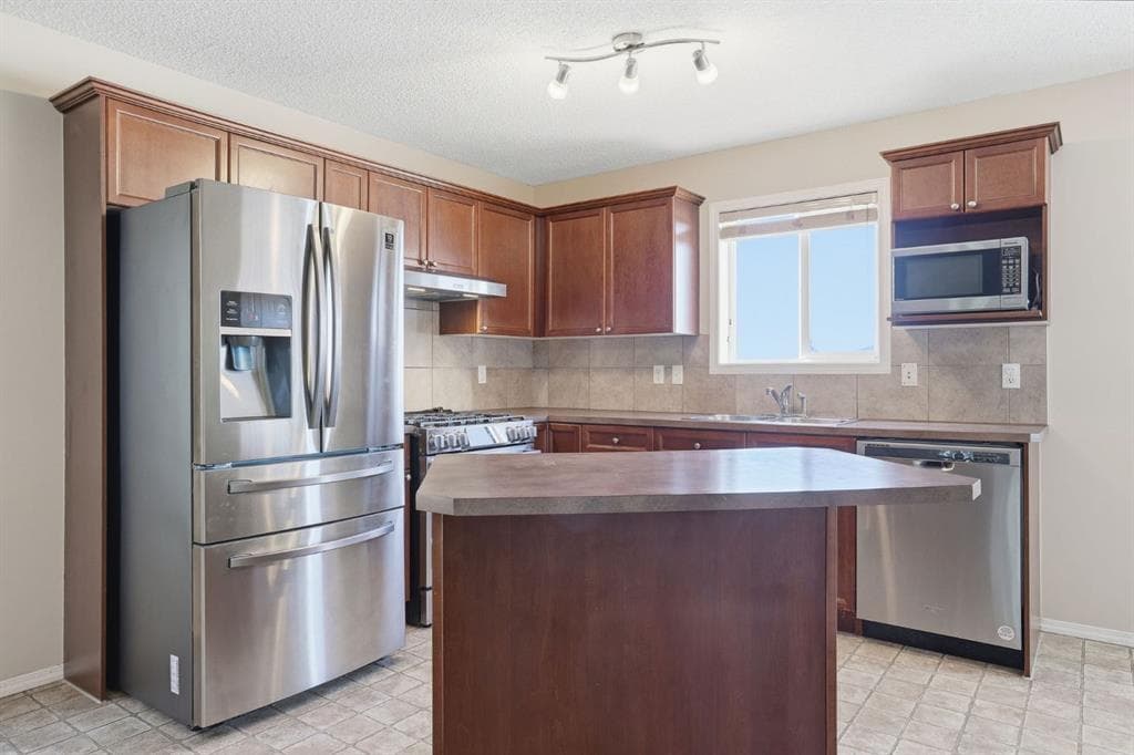3-bed Detached for sale at 260 Covemeadow Road NE, Calgary