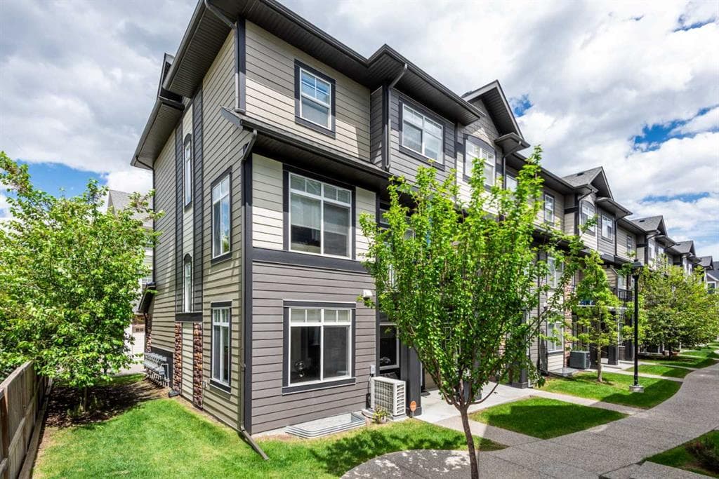 2-bed Townhouse for sale at 219 Wentworth Row SW, Calgary