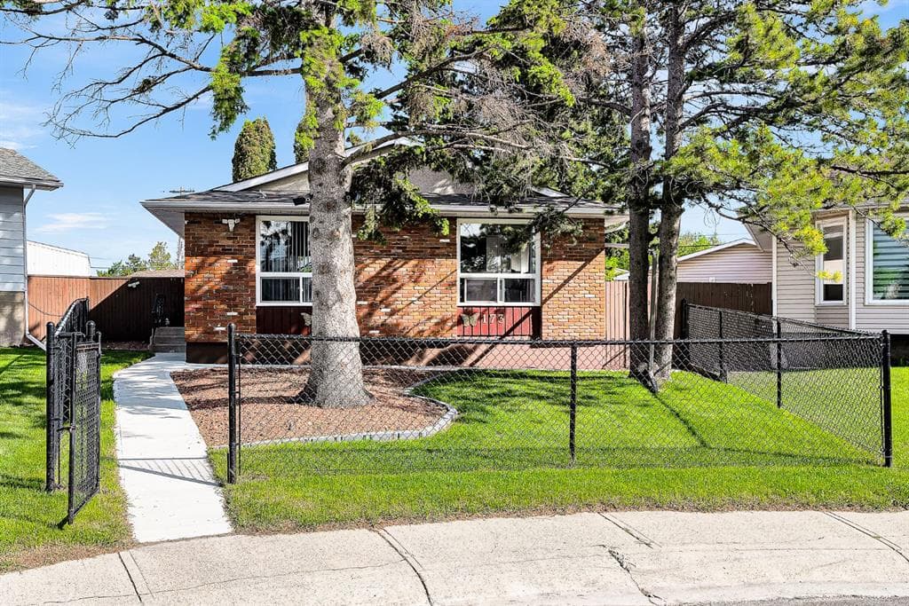4-bed Detached for sale at 173 Margate Close NE, Calgary