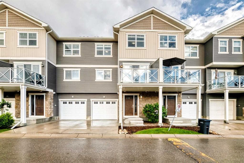 2-bed Townhouse for sale at 709 Skyview Ranch Grove NE, Calgary