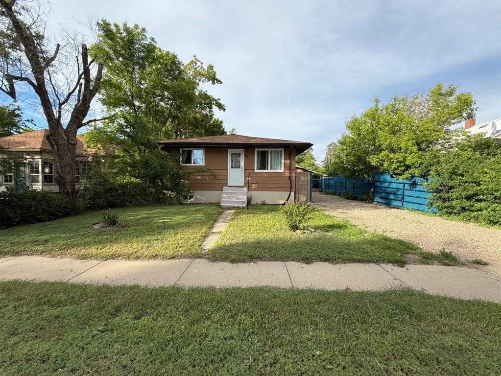 66 2 Avenue E — photo 1