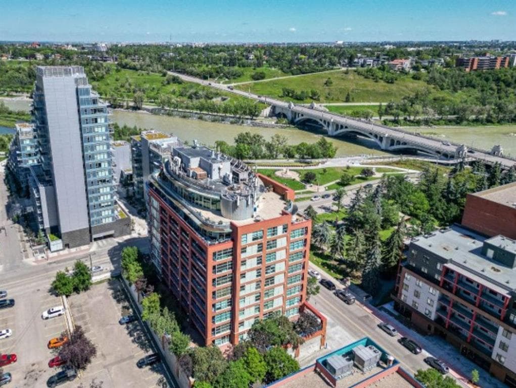 902, 205 Riverfront Avenue SW — photo 1