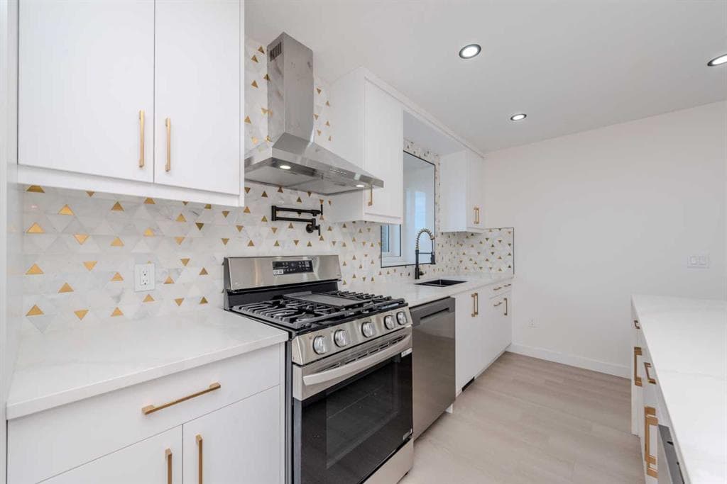 6-bed Detached for sale at 93 Coral Reef Crescent NE, Calgary