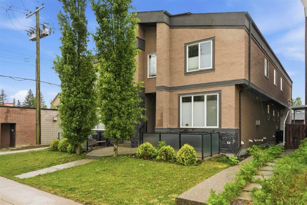 3-bed Townhouse for sale at 2, 112 23 Avenue NE, Calgary