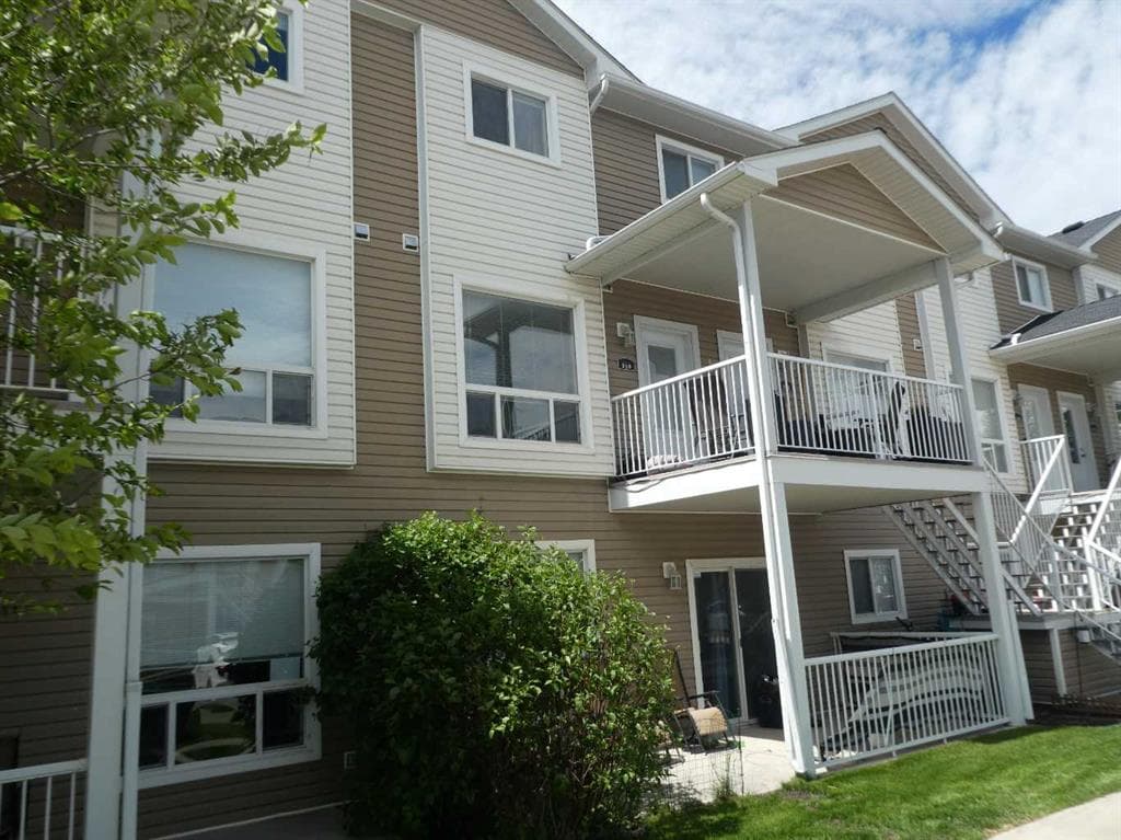 2-bed Townhouse for sale at 310 Sunrise Terrace NE, High River