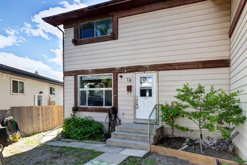 3-bed Semi-detached for sale at 131 Dovertree Place SE, Calgary