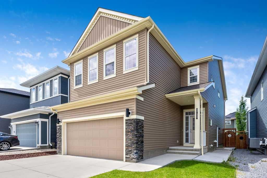 4-bed Detached for sale at 435 Evansglen Drive NW, Calgary