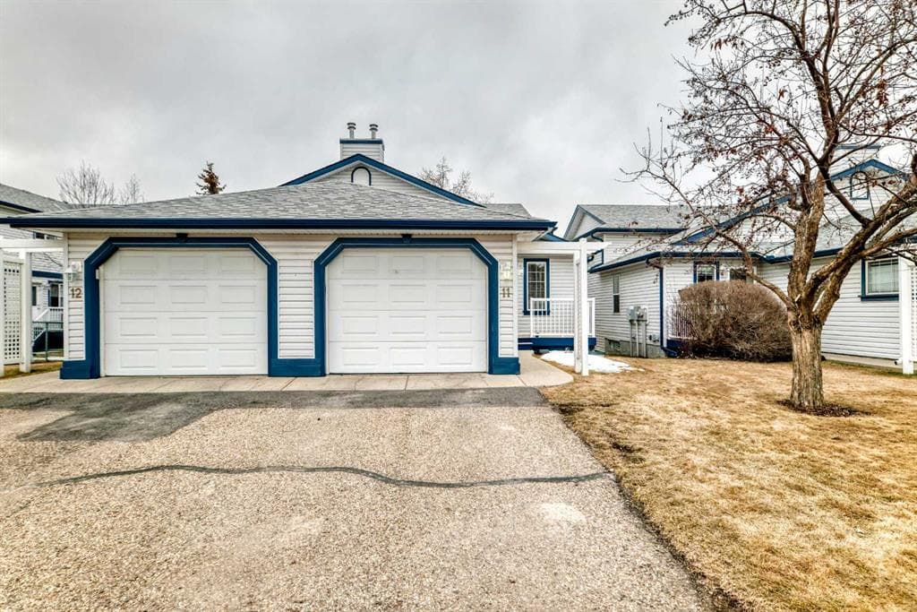 3-bed Semi-detached for sale at 11, 33 Stonegate Drive NW, Airdrie