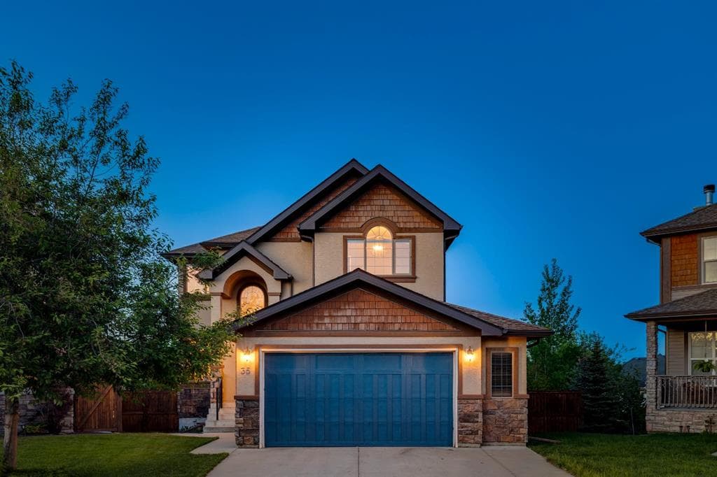 4-bed Detached for sale at 35 Tremblant Point SW, Calgary