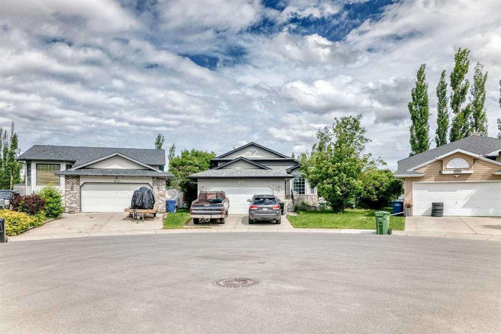 4-bed Detached for sale at 275 6 Avenue NW, Airdrie