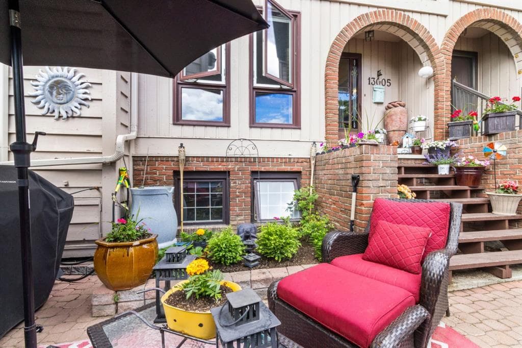 4-bed Townhouse for sale at 13005 6 Street SW, Calgary