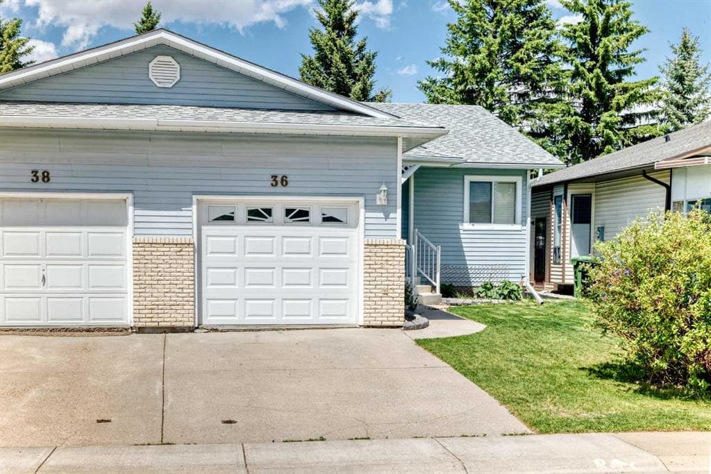3-bed Semi-detached for sale at 36 Woodside Close NW, Airdrie