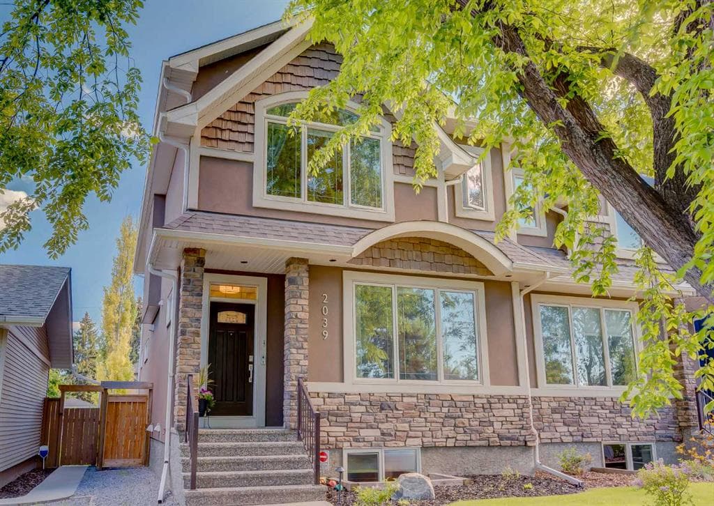 4-bed Semi-detached for sale at 2039 45 Avenue SW, Calgary
