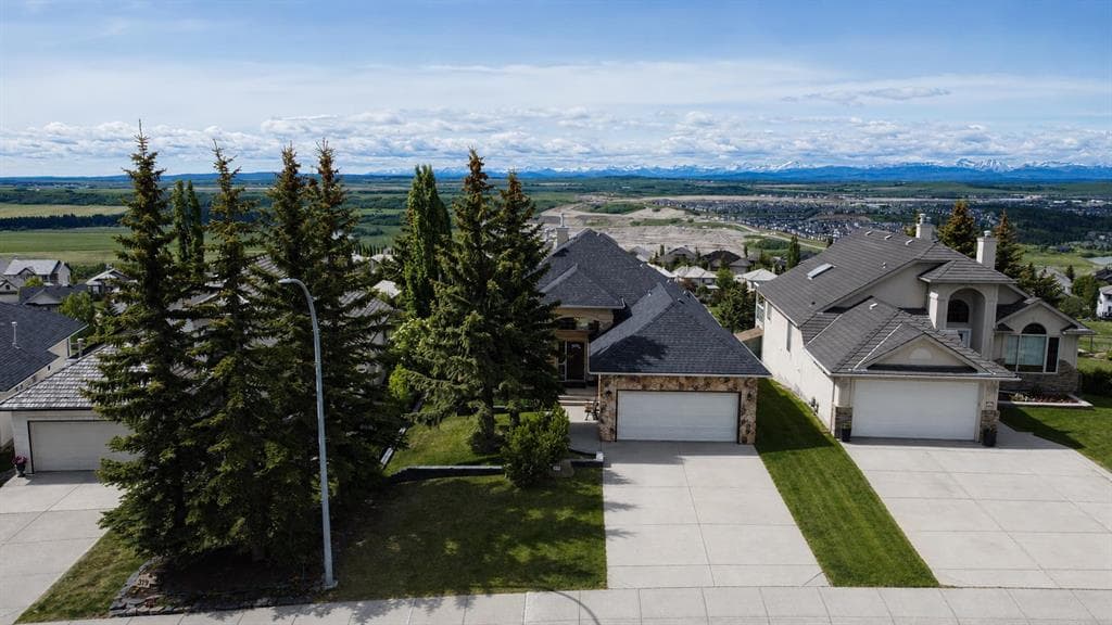 3-bed Detached for sale at 321 Gleneagles View, Cochrane