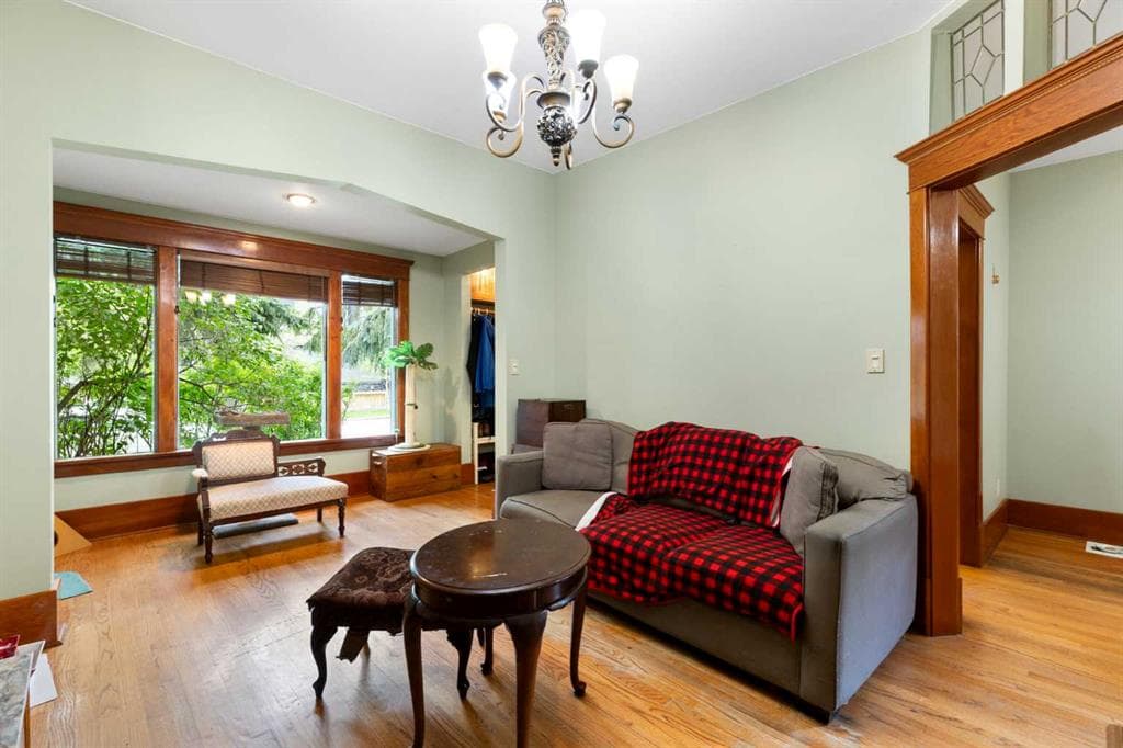 508 10 Avenue NE — photo 1