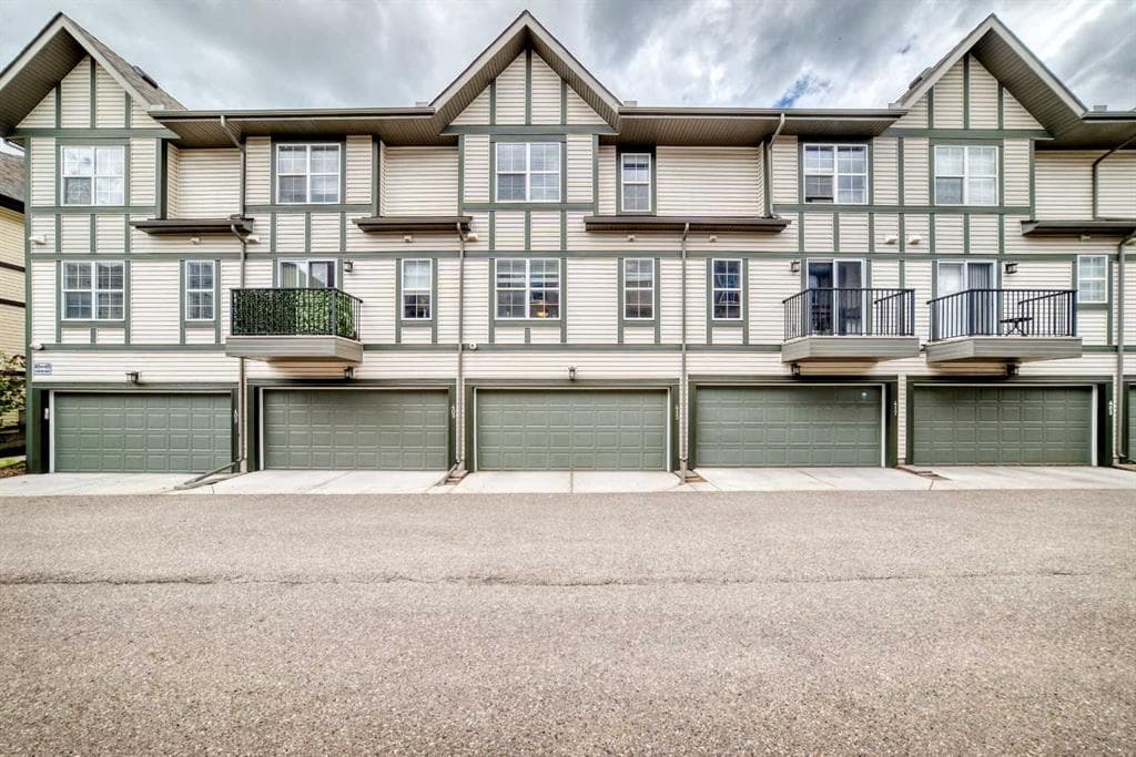 3-bed Townhouse for sale at 413 Cranford Court, Calgary