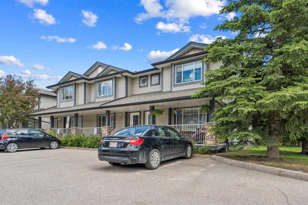 4-bed Townhouse for sale at 123 Stonemere Place, Chestermere
