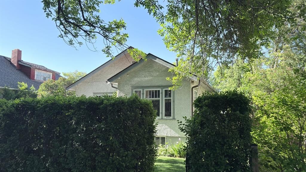 3-bed Detached for sale at 206 11 Avenue NE, Calgary