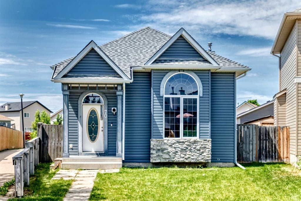 2-bed Detached for sale at 70 Coville Square NE, Calgary