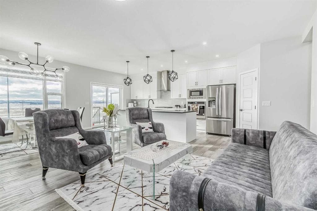 612 Seton Circle SE — photo 1