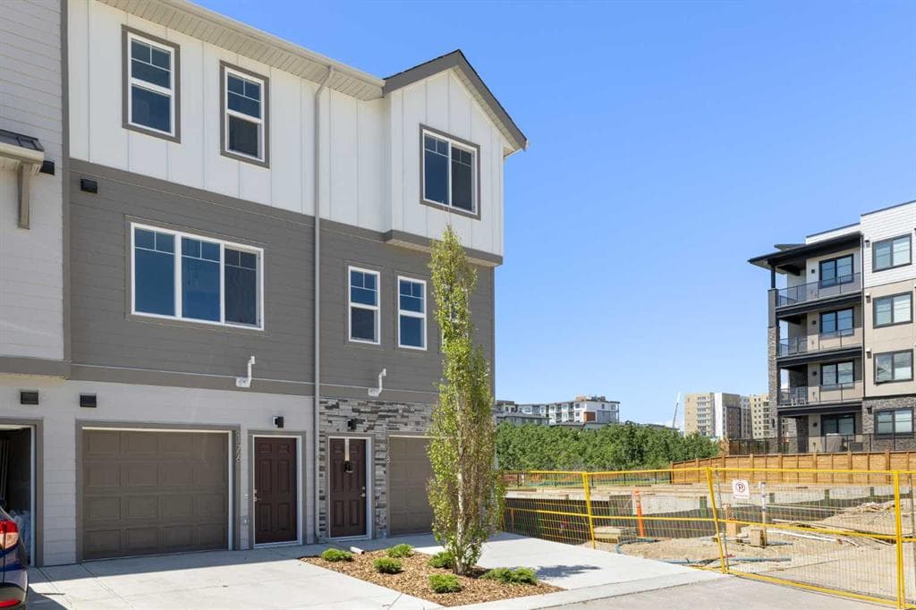 3-bed Townhouse for sale at 178, 2231 81st Street SW, Calgary