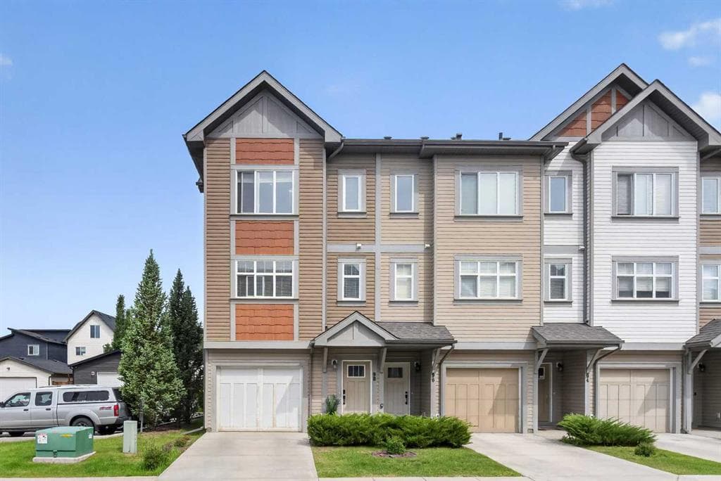 3-bed Townhouse for sale at 98 Copperstone Common SE, Calgary