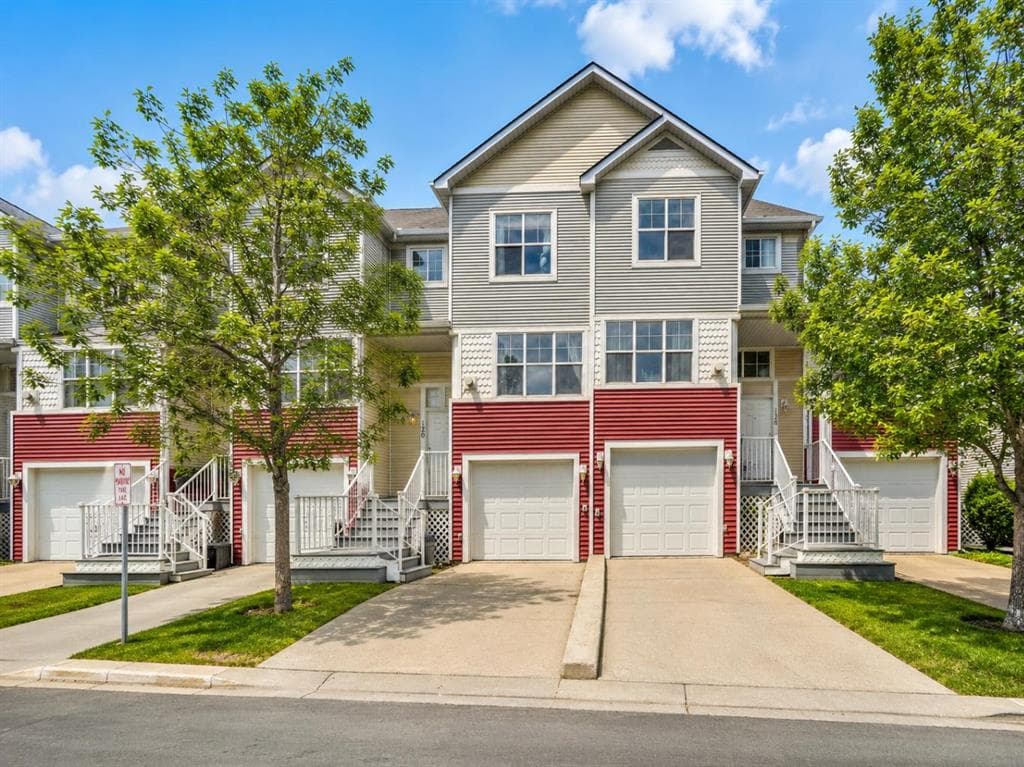 2-bed Townhouse for sale at 120 Country Village Cape NE, Calgary