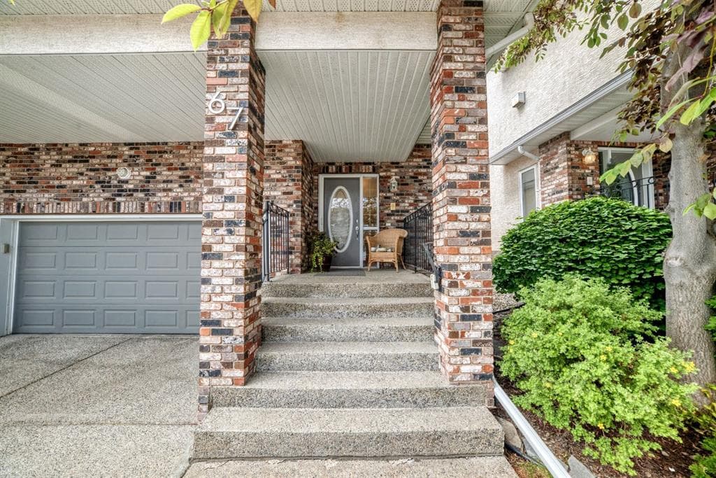 3-bed Semi-detached for sale at 67, 100 Signature Way SW, Calgary
