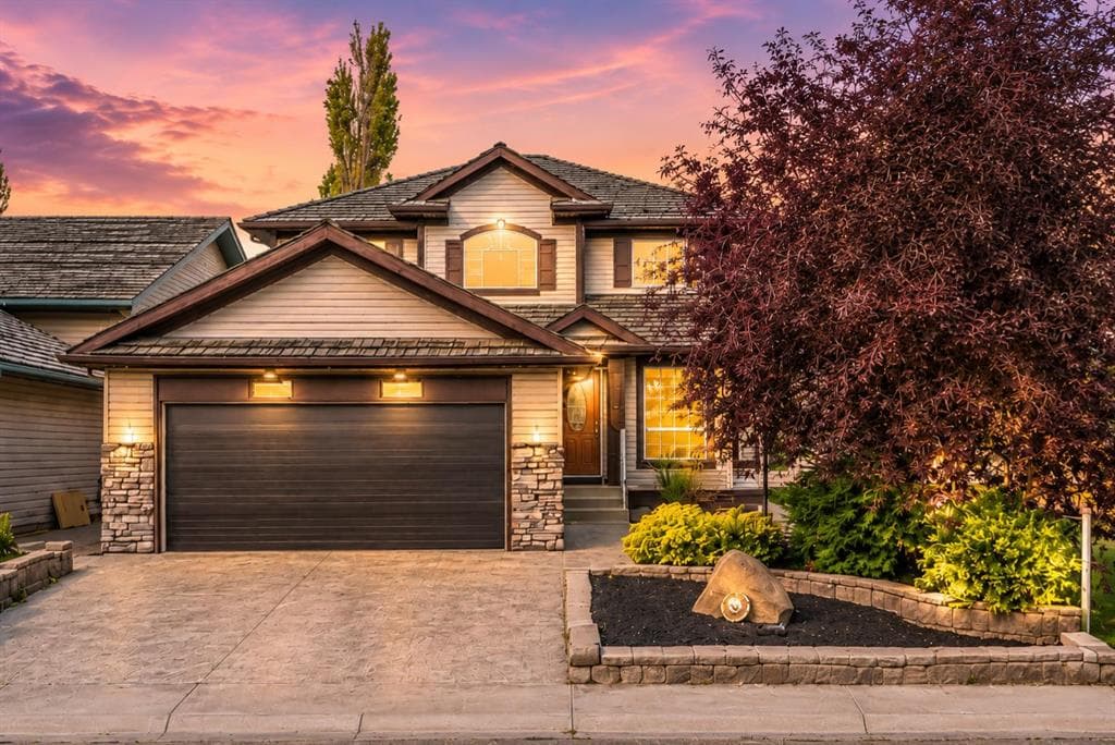 3-bed Detached for sale at 1116 Woodside Way NW, Airdrie