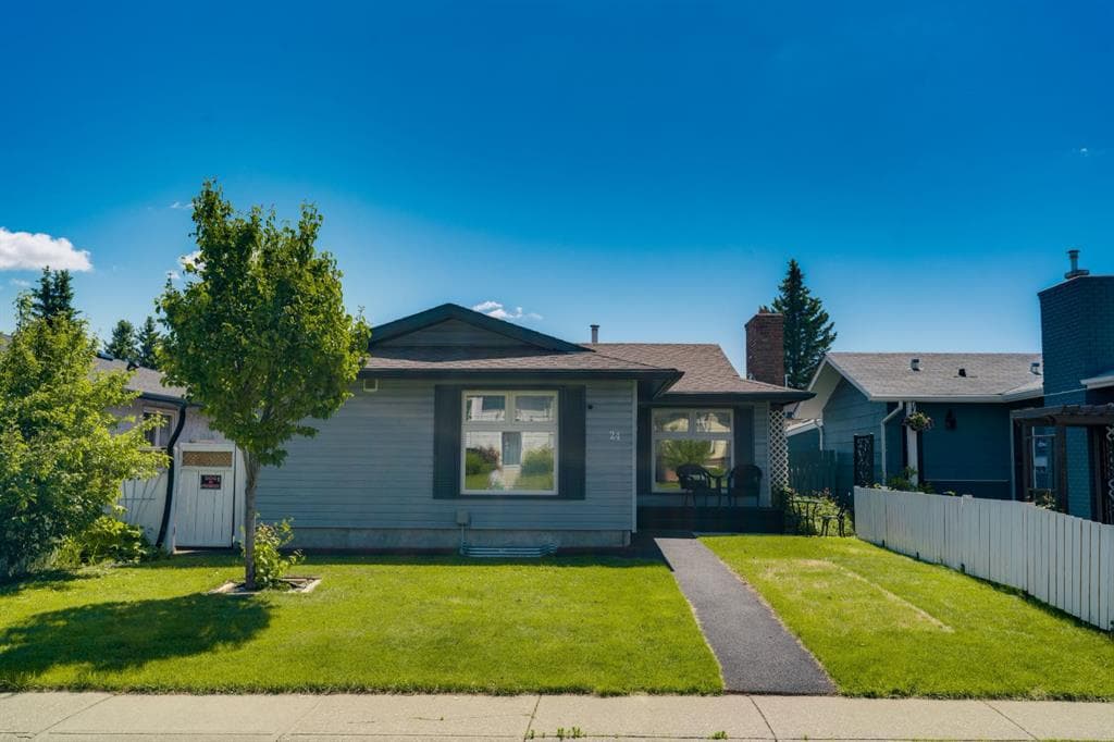4-bed Detached for sale at 24 Shawcliffe Road SW, Calgary