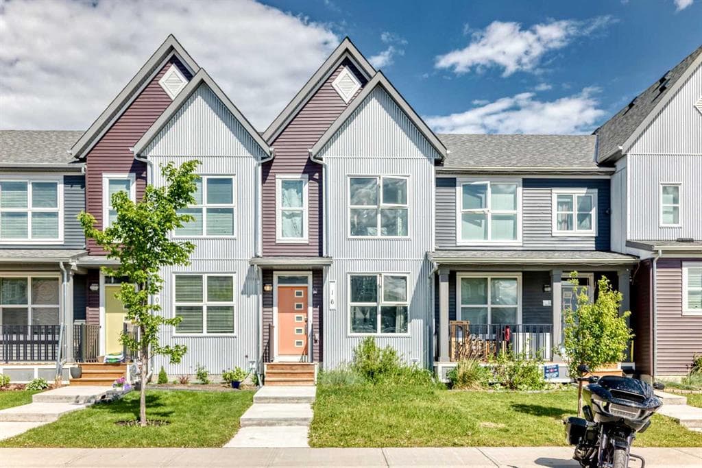 3-bed Townhouse for sale at 16 Carringvue Way NW, Calgary