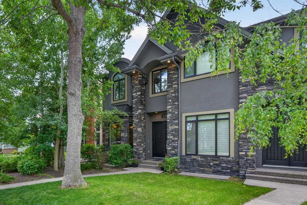 4-bed Semi-detached for sale at 2219 2 Avenue NW, Calgary