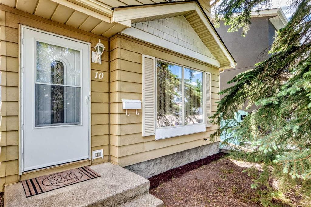 3-bed Detached for sale at 10 Erin Ridge Place SE, Calgary