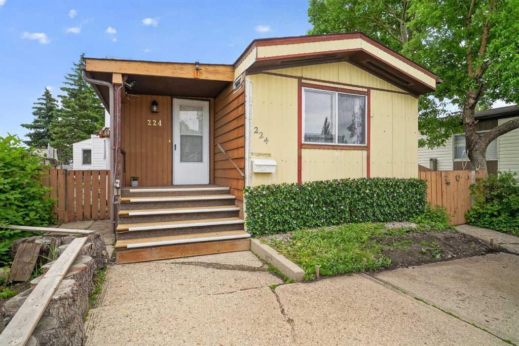 3-bed Detached for sale at 224 Huntwell Road NE, Calgary