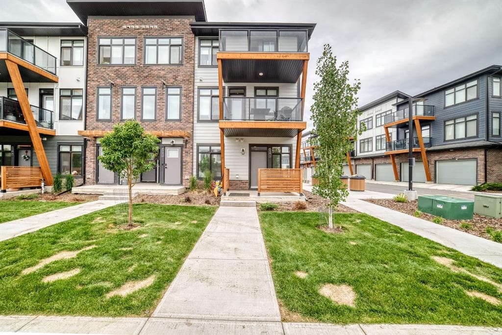 1-bed Townhouse for sale at 301, 562 Seton Circle SE, Calgary