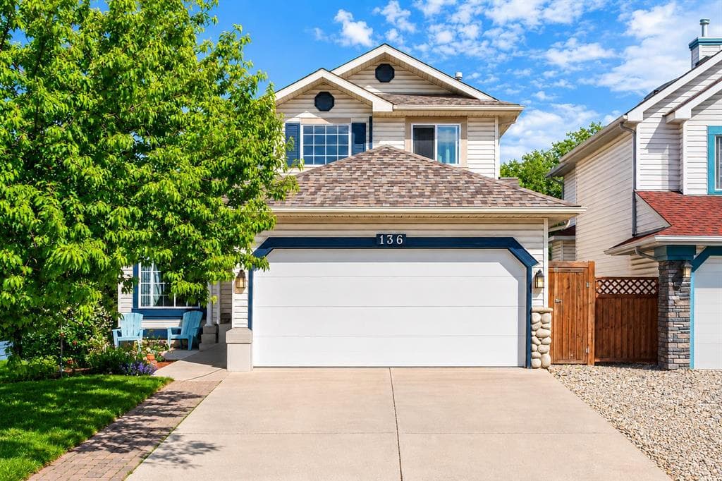 4-bed Detached for sale at 136 Douglas Glen Heath SE, Calgary