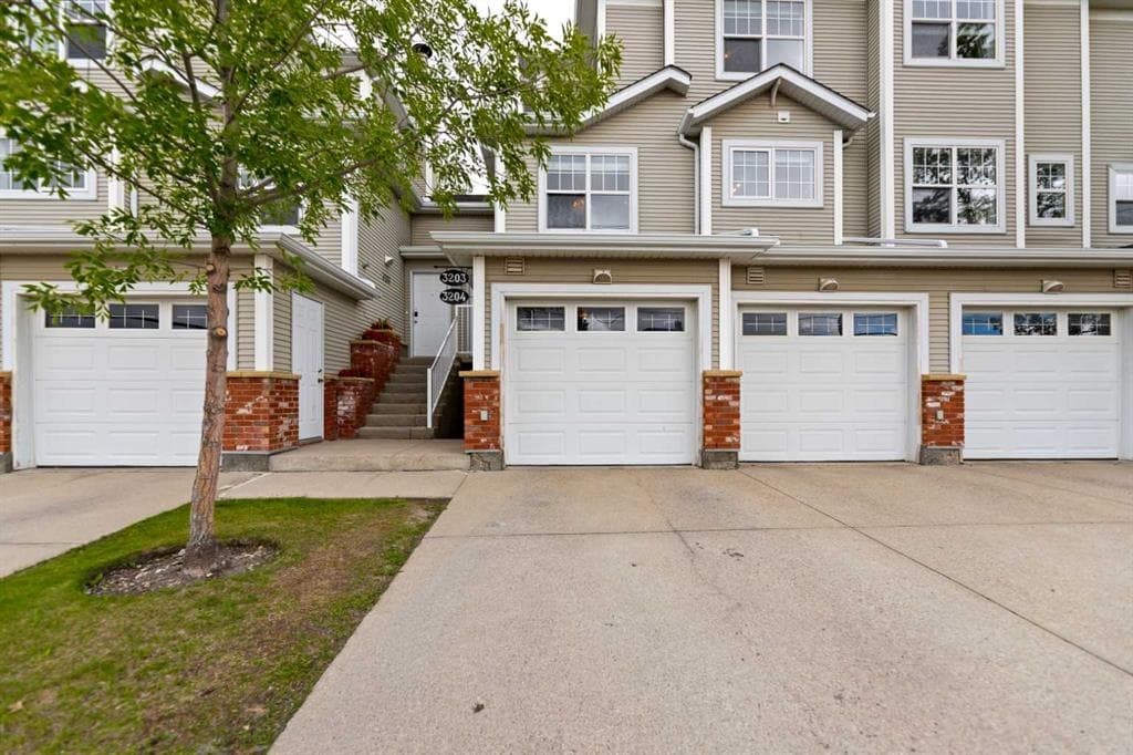 2-bed Townhouse for sale at 3204, 7171 Coach Hill Road SW, Calgary