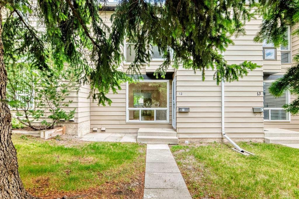 3-bed Townhouse for sale at 12, 7205 4 Street NE, Calgary