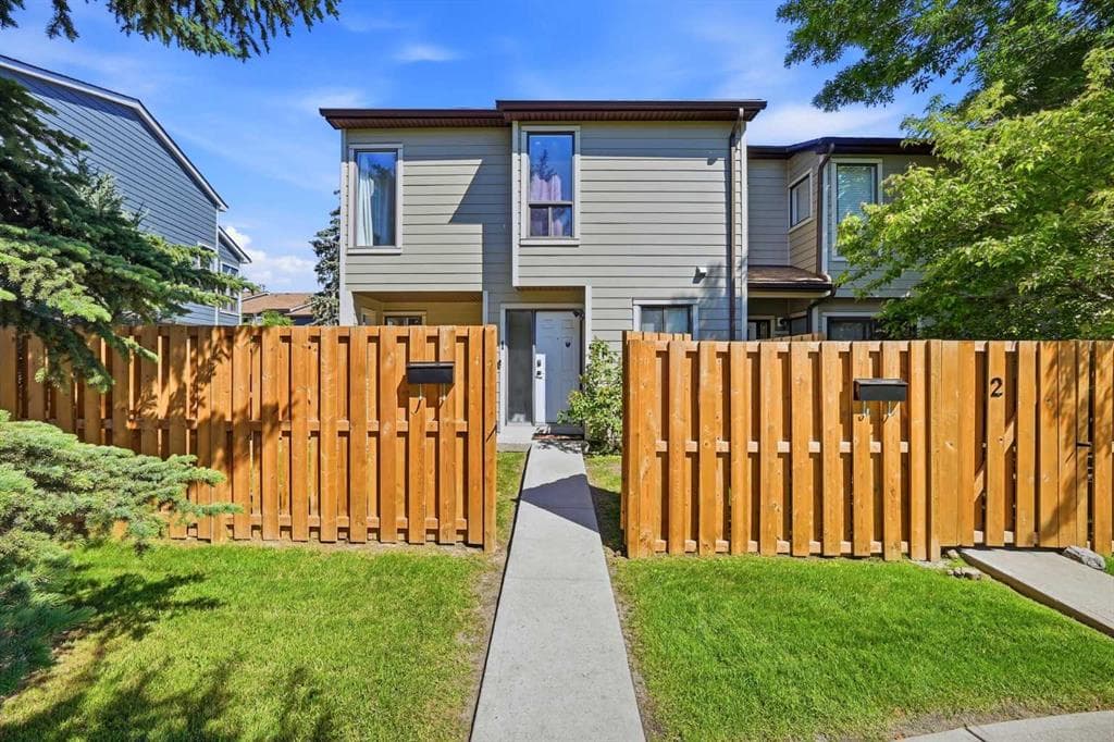 3-bed Townhouse for sale at 1, 108 Grier Terrace NE, Calgary