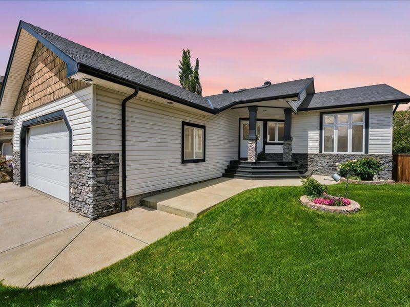 3-bed Detached for sale at 147 Cove Place, Chestermere