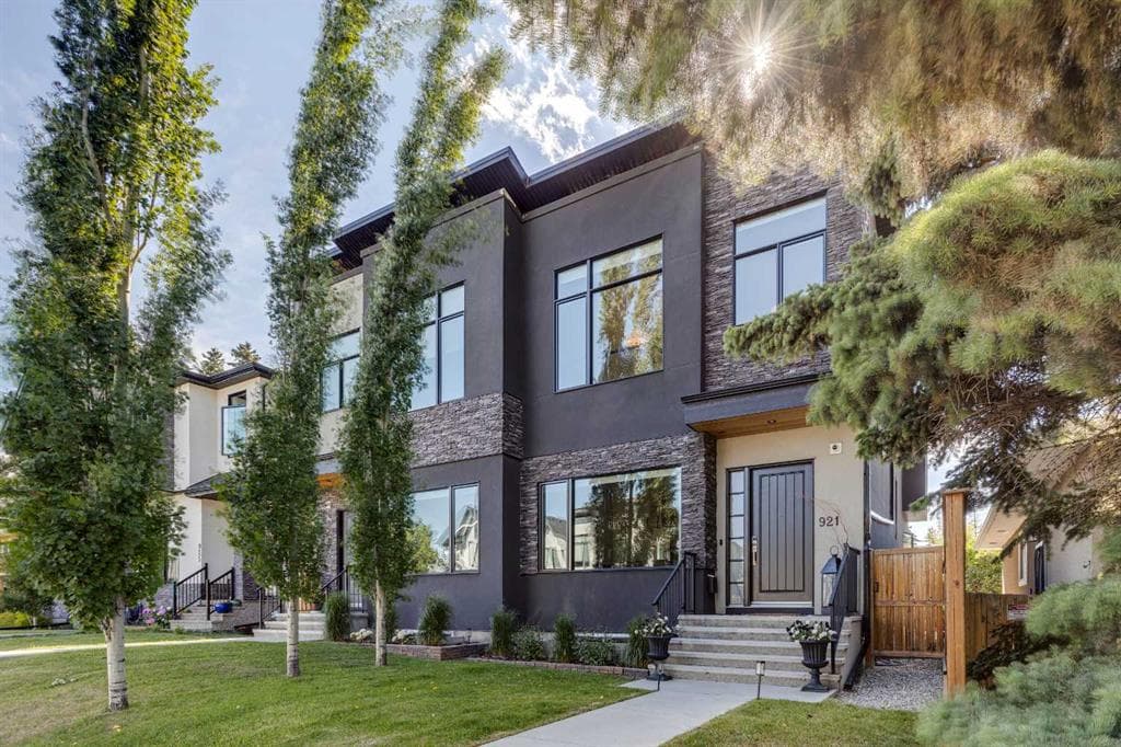 4-bed Semi-detached for sale at 921 42 Street SW, Calgary