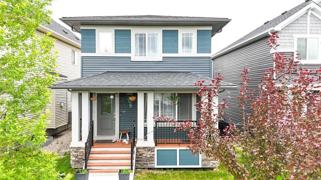 3-bed Detached for sale at 75 Ravensmoor Manor SE, Airdrie