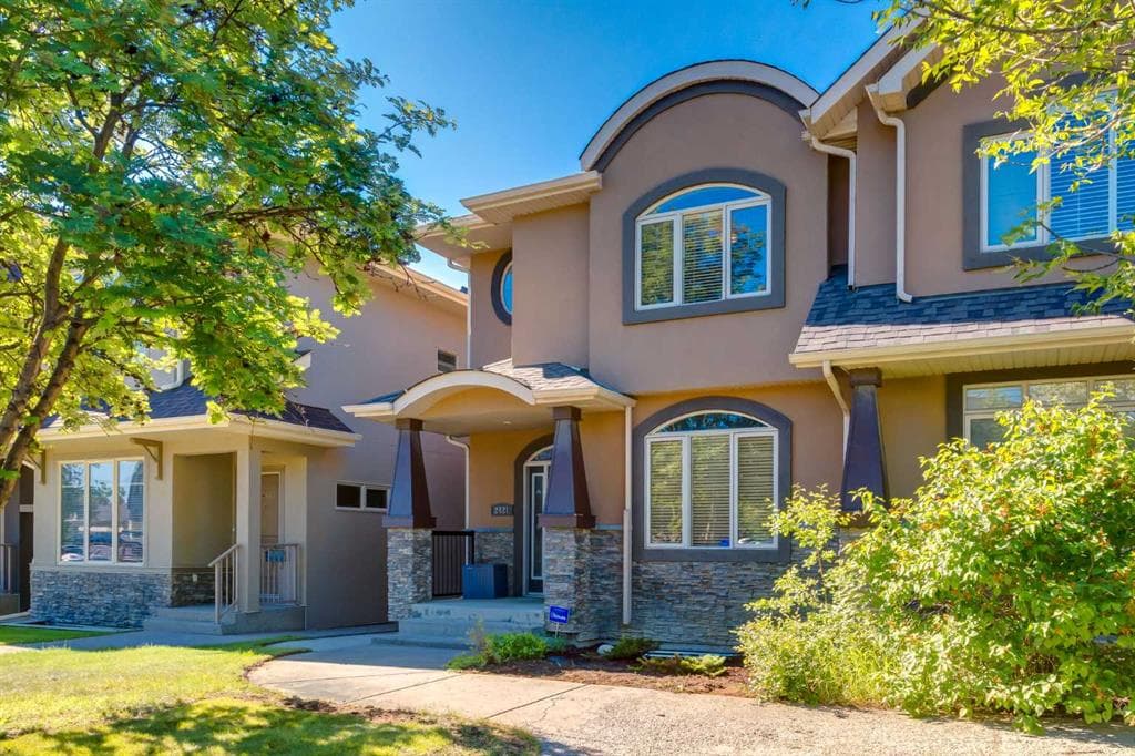 4-bed Semi-detached for sale at 2421 1 Avenue NW, Calgary