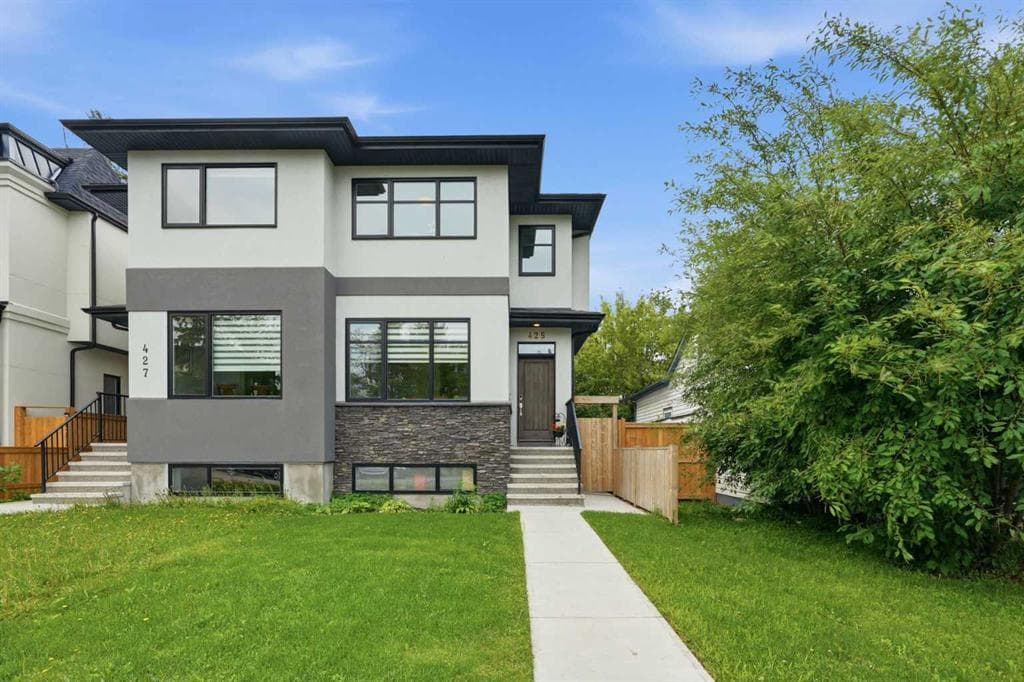 4-bed Semi-detached for sale at 425 23 Avenue NE, Calgary