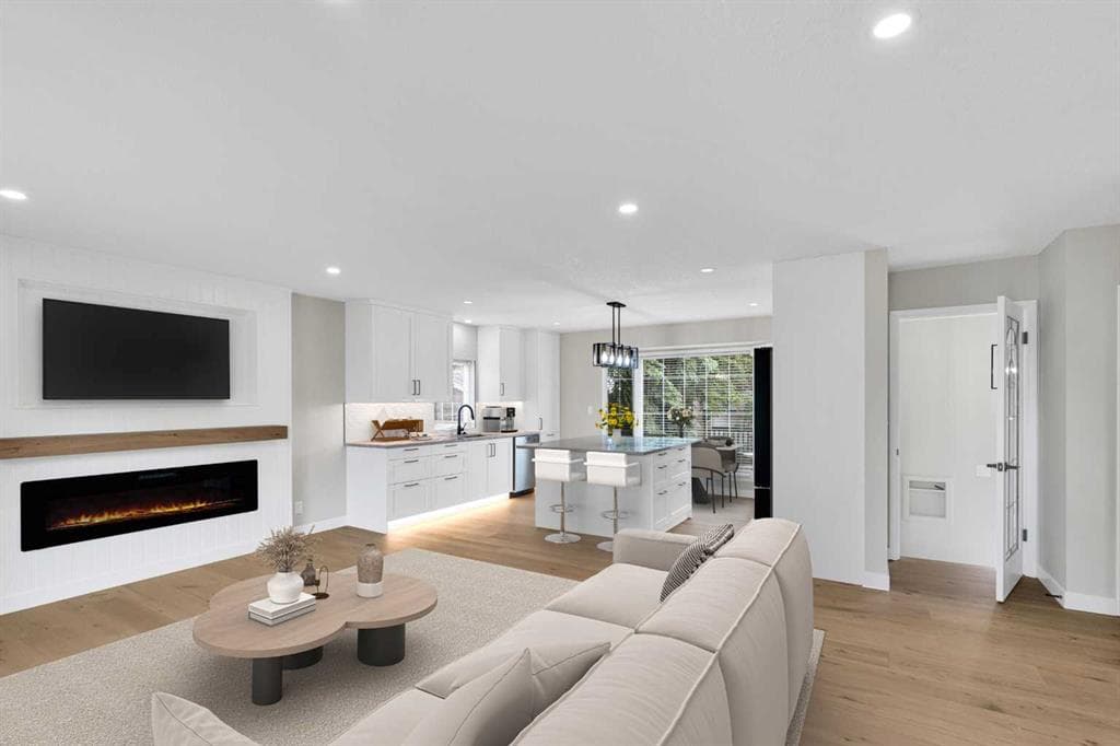 3-bed Detached for sale at 811 Seattle Drive SW, Calgary